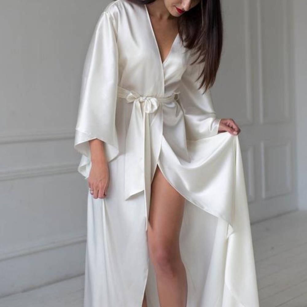 White Silk Robe - Picture 2 of 3
